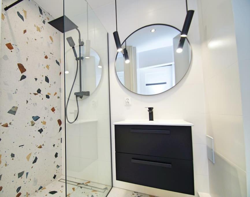 Apartament Korfantego Citycentre Z Widokiem Na Spodek Katowice Esterno foto