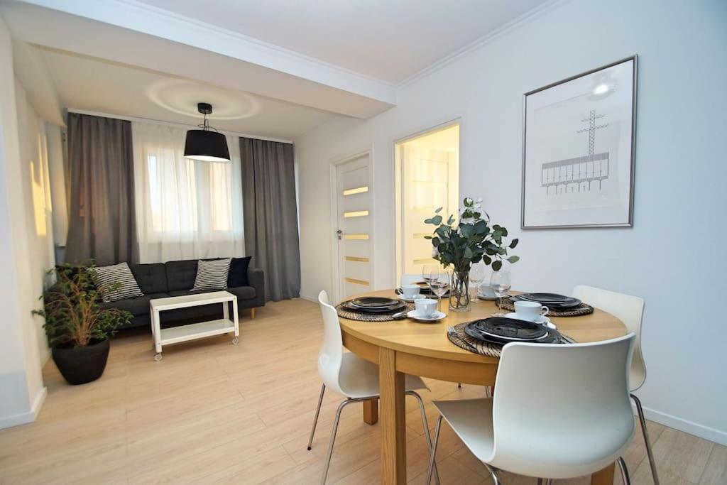 Apartament Korfantego Citycentre Z Widokiem Na Spodek Katowice Esterno foto
